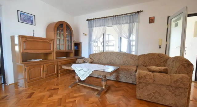 Apartment Svjetlana, Varaa Huoneisto Hotellit Kvarner Islands uima-altaalla, Uima-allas