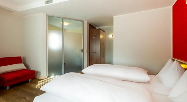 Hotel Brennhaus Behl, Rezervați Hotel Hoteluri în Eifel cu piscină, Piscină