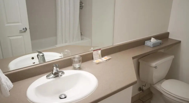 Полулюкс Hôtel Saint-Laurent Montréal