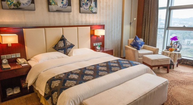Двухместный номер Deluxe Loudi Huatian Hotel