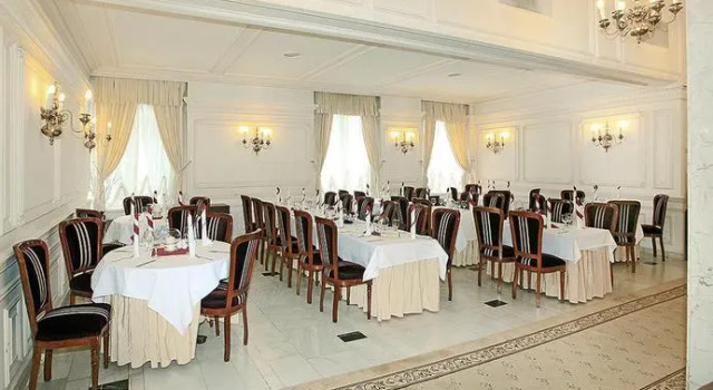 Palace Hotel, Забронировать Отель Бизнес-отели Синая, рядом с The Sinaia Casino, 4* 5*