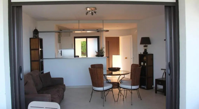 T2 Mandelieu, vue exceptionnelle, Rezervasyon Daire Mimosa Road otoparklı oteller, Otopark