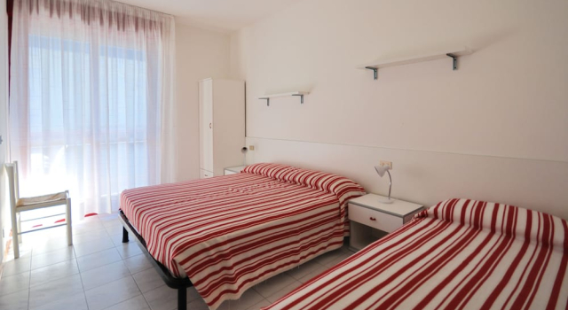 Condominio Nautilus, Забронировать Отель Бибионе-Пинеда Венето, рядом с Долина Вальгранде