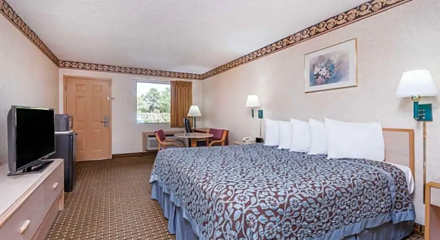 Номер Standard Days Inn by Wyndham Byron
