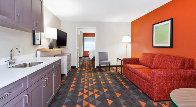 Двухместный люкс c 1 комнатой Holiday Inn & Suites - Toledo Southwest - Perrysburg by IHG