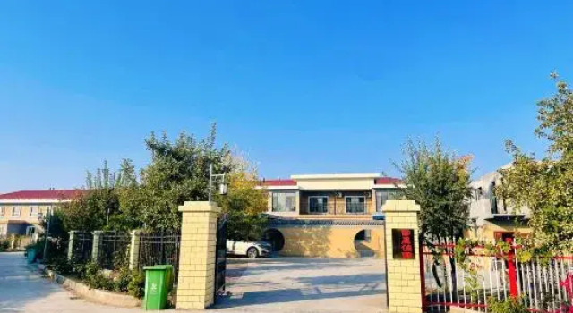 Kuitun Guochen Jiayuan Homestay, Prenota Hotel Kuytun Xinjiang