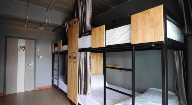 Кровать в общем номере с видом на город Ray Coffee Bar & Hostel - Adults Only