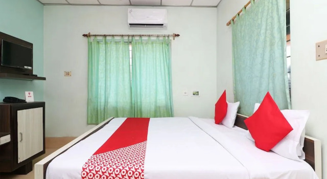 OYO 16101 Samrat Holiday Inn, Réserver Hôtel Hôtels et hébergements à Mandarmoni, Hôtel