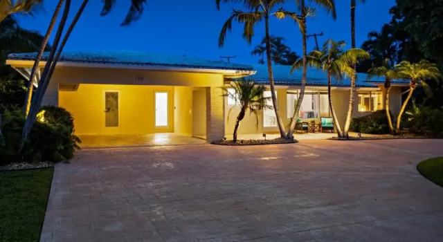Walking Distance to the Beach 3Br House With Pool, Забронировать Дом для отпуска Виллы Лодердейл-бай-Си, рядом с Sea Ranch Village Shopping Center, Вилла