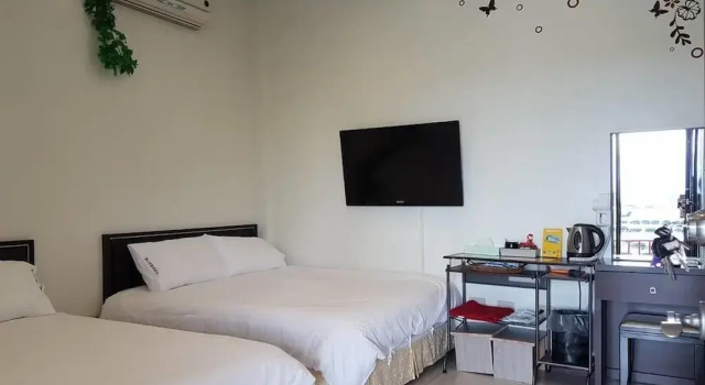 Guanshan Falcon, Book Hotel Hoteller i Guanshan med parkering, Parkering