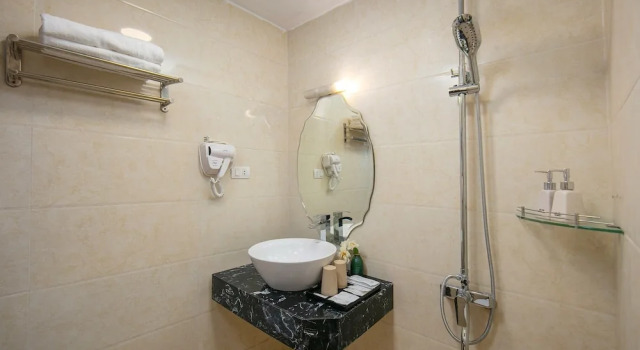 Номер Deluxe Silk Hanoi Moment Hotel & Spa - Hanoi Old Quarter