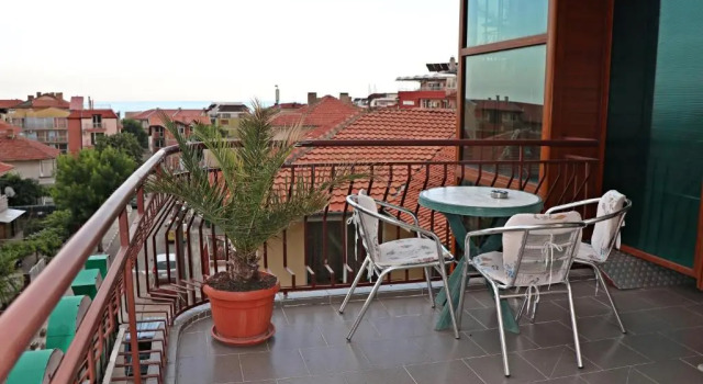 Трёхместный номер Standard с балконом и с красивым видом из окна Guest House Kostadinovi