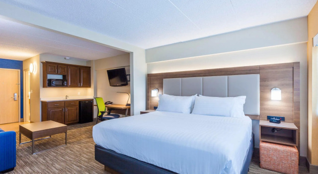 Двухместный люкс Holiday Inn Express Hotel & Suites Saint John Harbour Side by IHG