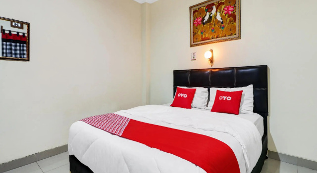 Suite OYO 90408 Hotel Horton