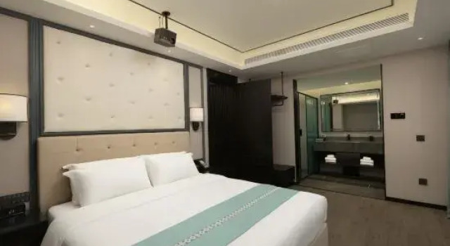 Люкс Deluxe West Bank Hotel (Longjing West Market)