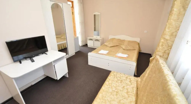 Guest House Kristina 2 at Vityazevo, Забронировать Гостевой дом Отели Побережья Анапы с парковкой, Парковка