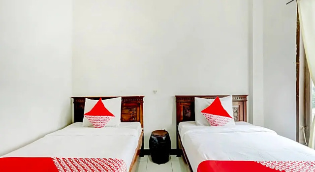 Двухместный номер Standard с красивым видом из окна OYO 3156 Hotel Warta Dua
