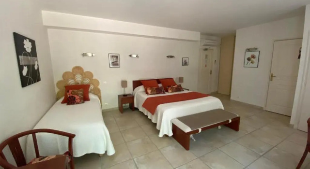 Трёхместный номер Standard Hôtel Bon Encontre
