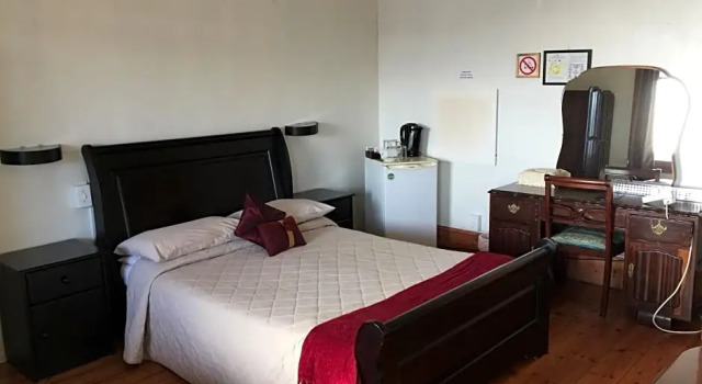 Номер Standard с балконом и с видом на море Central Hotel Guest House