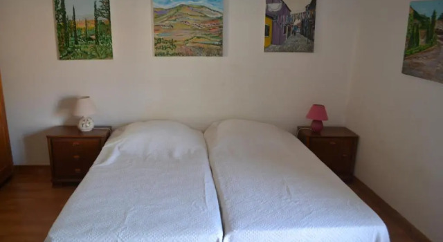 Holiday house in Valros, Book Hotel Hotels in Valros with Parking, Parking