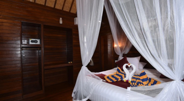 Sunday Huts Lembongan, Забронировать Отель «постель и завтрак» Отели провинции Бали с бассейном, Бассейн