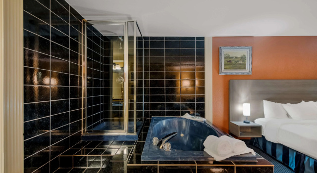 Двухместный люкс SureStay Hotel by Best Western Mt Pleasant