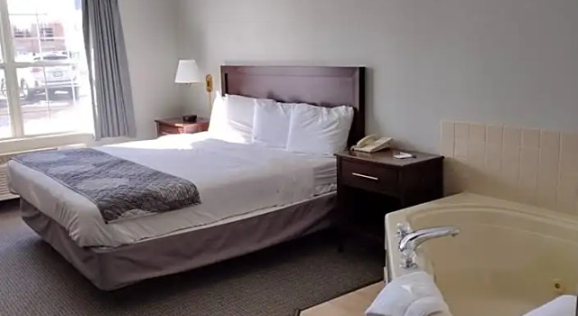 Полулюкс GrandStay Hotel & Suites Hastings