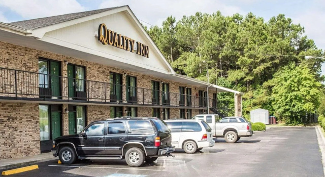 Quality Inn, Book Hotel Hoteller i Manning med parkering, Parkering