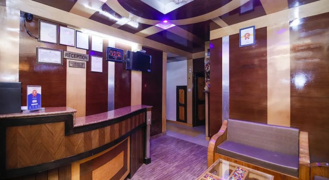 OYO 24006 Hotel Him Regency, Забронировать Отель Отели Манали с завтраком, Завтраки