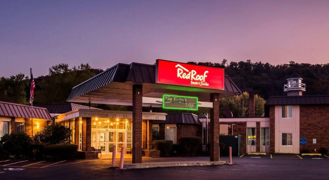 Quality Inn & Suites, Buchen Sie Hotel Hotels in New York State mit Pool, Schwimmbad