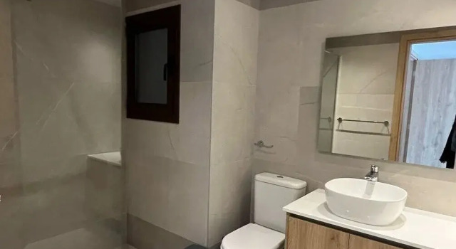 Семейные апартаменты с частичным видом на море Spacious Two Bedroom Suites in Old Town