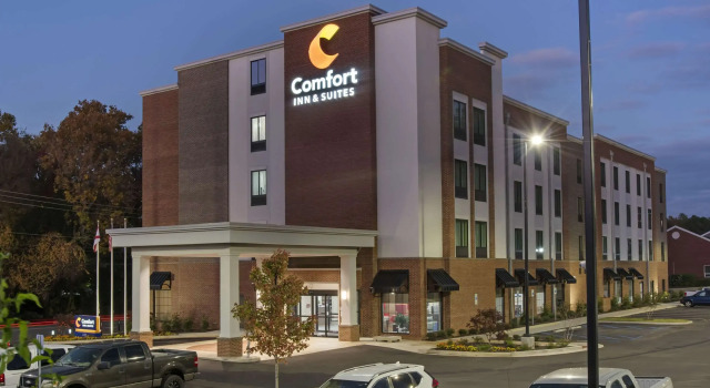 Comfort Inn & Suites Downtown near University, Забронировать Отель Таскалуса штат Алабама