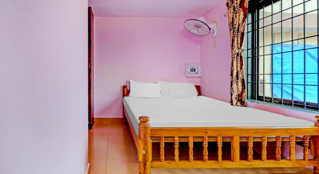 SPOT ON 79093 Hotel Half Moon, Rezervovat Hotel Hotely v Bangalore s parkováním, Parkování