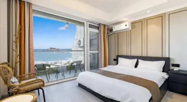 Люкс с 3 комнатами с красивым видом из окна SunRise Seaside Hotel (Banyuewan Beach Huanhai Road Branch)