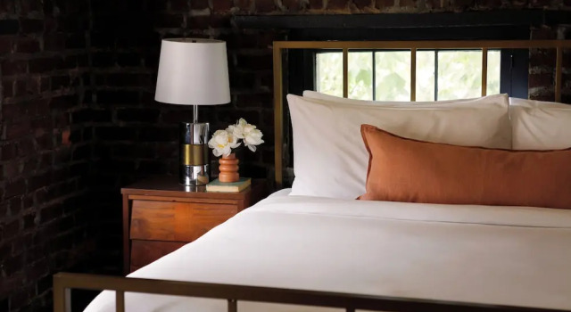 Номер Comfort KIngston Carriage House