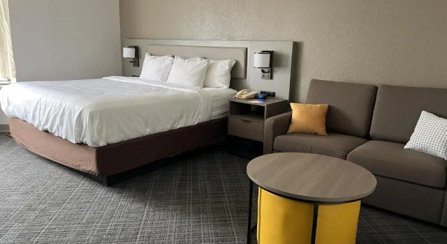 Люкс Comfort Inn & Suites Syracuse-Carrier Circle