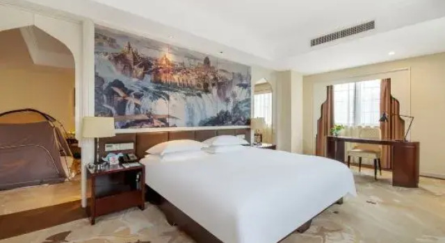 Тент Changzhou Dinosaur Resort Hotel