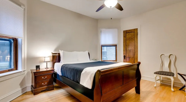 Beautiful Three Bedroom Apartment near Loyola by AllSet Turnover, Varaa Huoneisto Chicago 