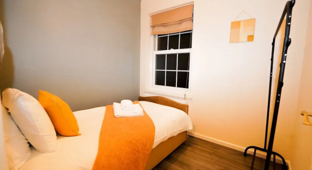 3Bed Beautiful House Canary Wharf, Забронировать Отель Отели Англии 3 звезды, 3*