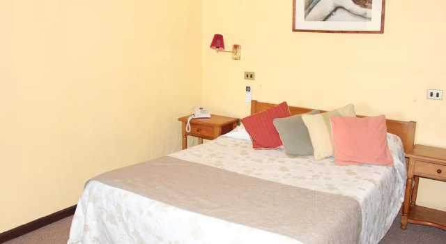 Hotel Puerto Mayor, Book Hotel Hoteller i San Antonio med parkering, Parkering