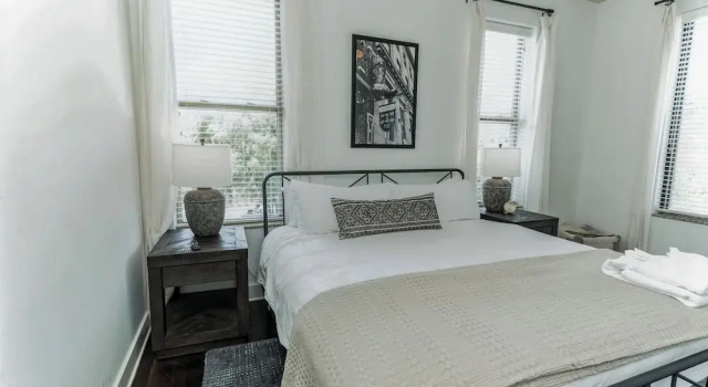 Couple's Retreat Near Vanderbilt University!, Prenota Appartamento Hotel a Tennessee con parcheggio, Parcheggio