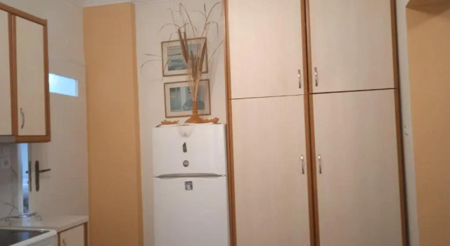 Appartamento Γκαρσονιέρα 32τμ με αυλή και πάρκινγκ