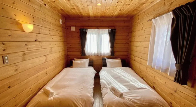 Коттедж с 2 комнатами с балконом HAL Cottage
