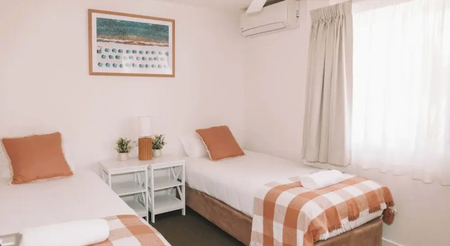 Номер Standard с 2 комнатами с балконом и с видом на бассейн Yamba Beach Motel