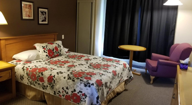 Knights Inn Woodstock, Забронировать Отель Отели River Valley с парковкой, Парковка
