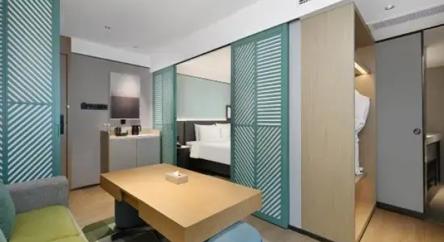 Люкс Standard Country Inn & Suites by Radisson, Zhuhai Lovers Road Riyue Bei Grand Theatre Hotel