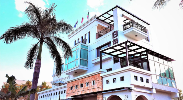 Трёхместный номер Standard White Palace B&B