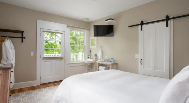 Двухместный номер Standard с видом на озеро Lakehouse Inn