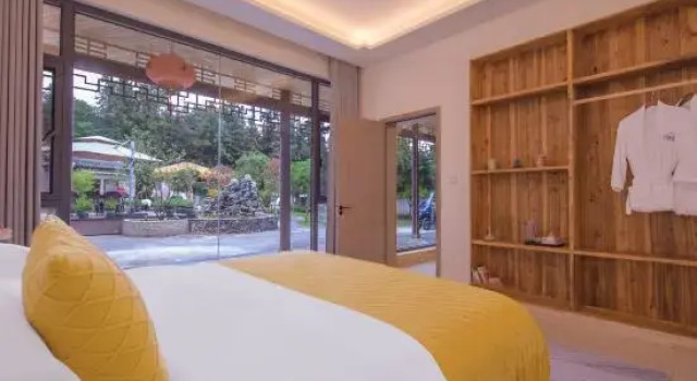 Tengchong Jingya Hidden Stay Chinese Inn, Rezerwuj Hotel Hotele w Baoshan z parkingiem, Parking