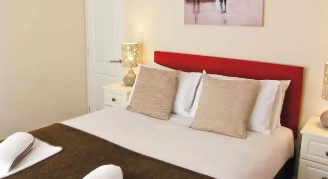Firs Lodge, Забронировать Отель Нарберт 